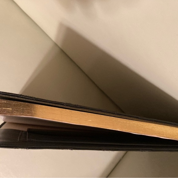 Beautiful Chanel Journal leather cover:a treasure! 7 1/2in x 9 1/2in.Chanel box. - Picture 6 of 8